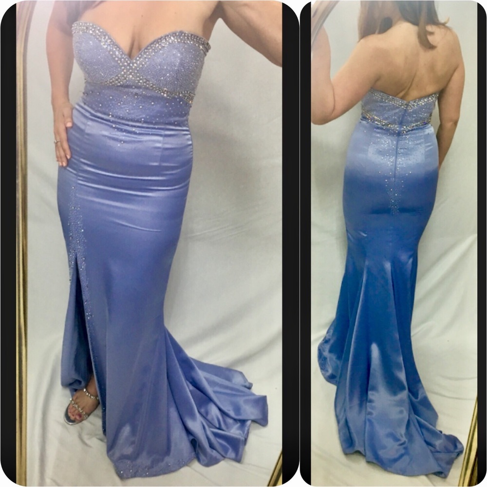 💎Dazzling Periwinkle strapless gown. Size 8